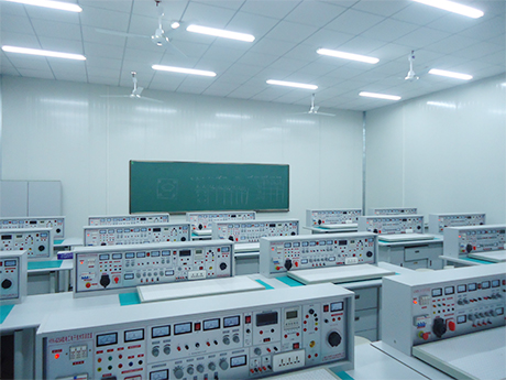 ����ʵ����